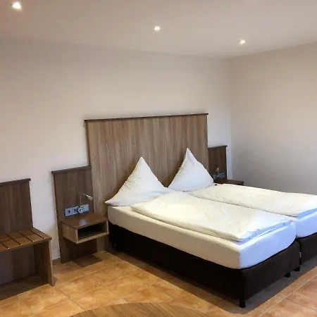 Gastehaus Hubertus Bed & Breakfast Willich